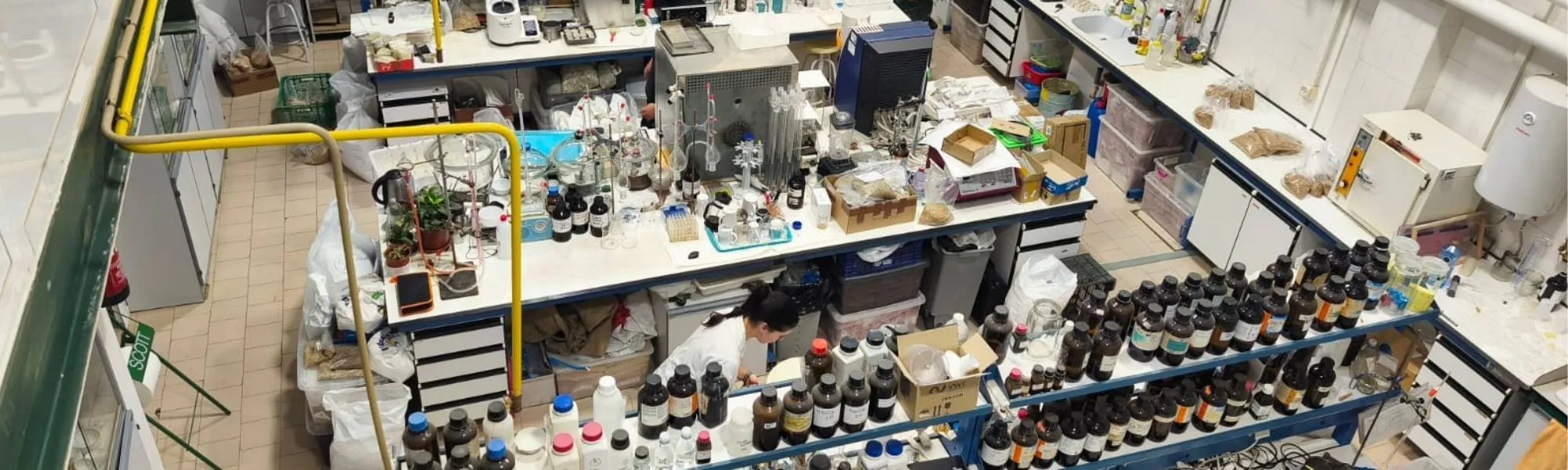 Laboratorio de ITAGRA.CT equipado con material científico para realizar ensayos, análisis e investigación agraria y agroalimentaria.